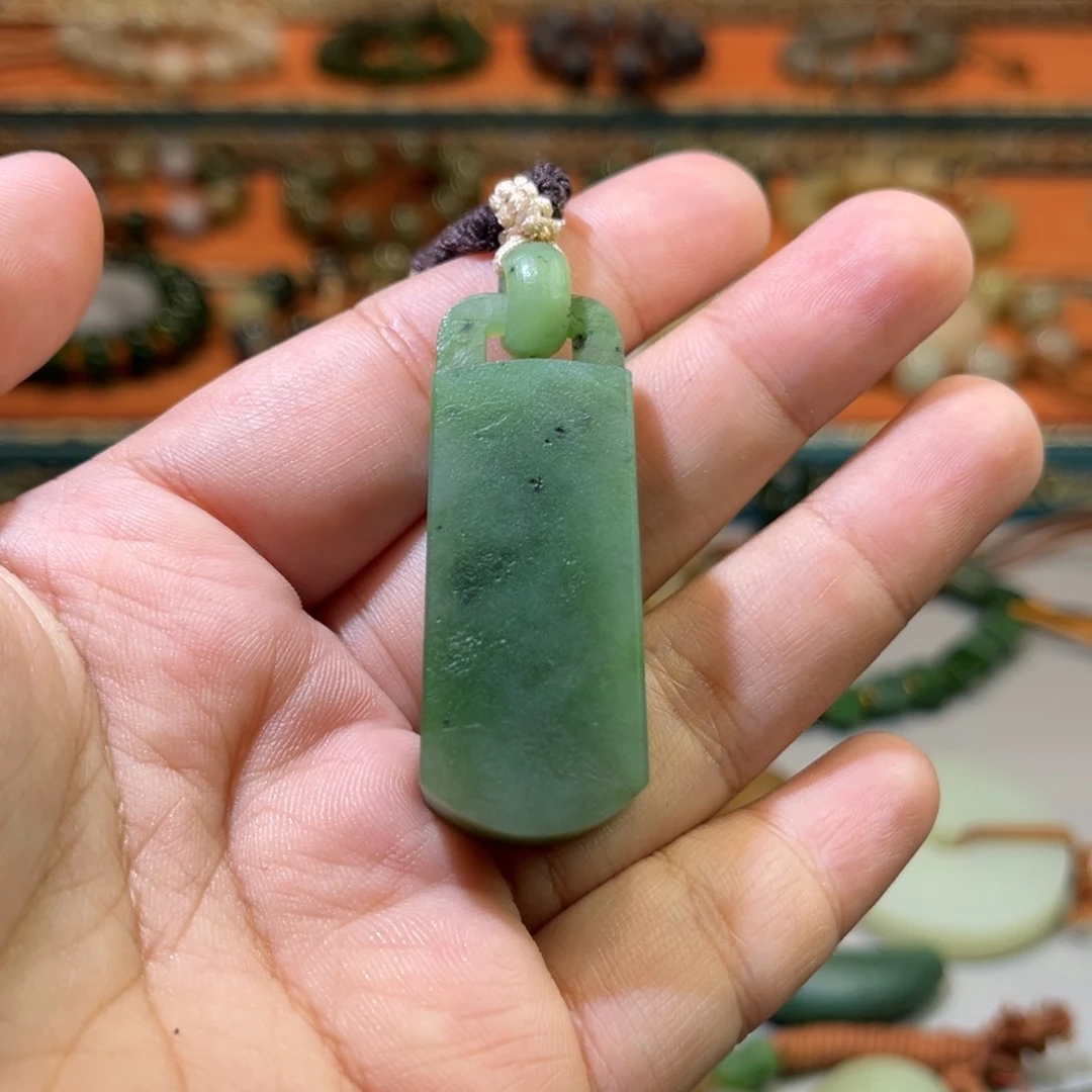 颈饰未镶嵌和田玉旋*戒
