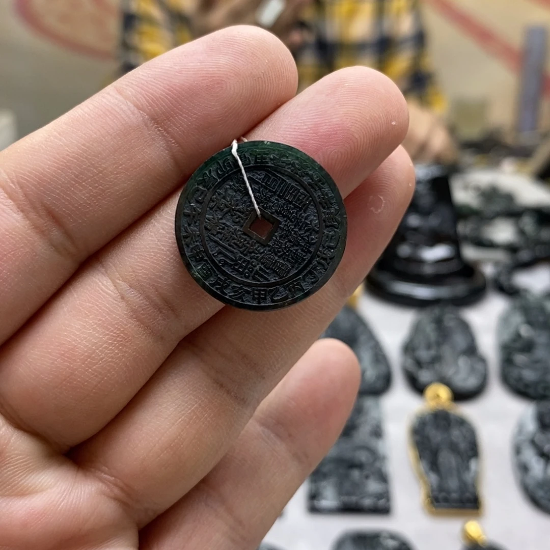 翡翠未镶嵌颈饰吊坠