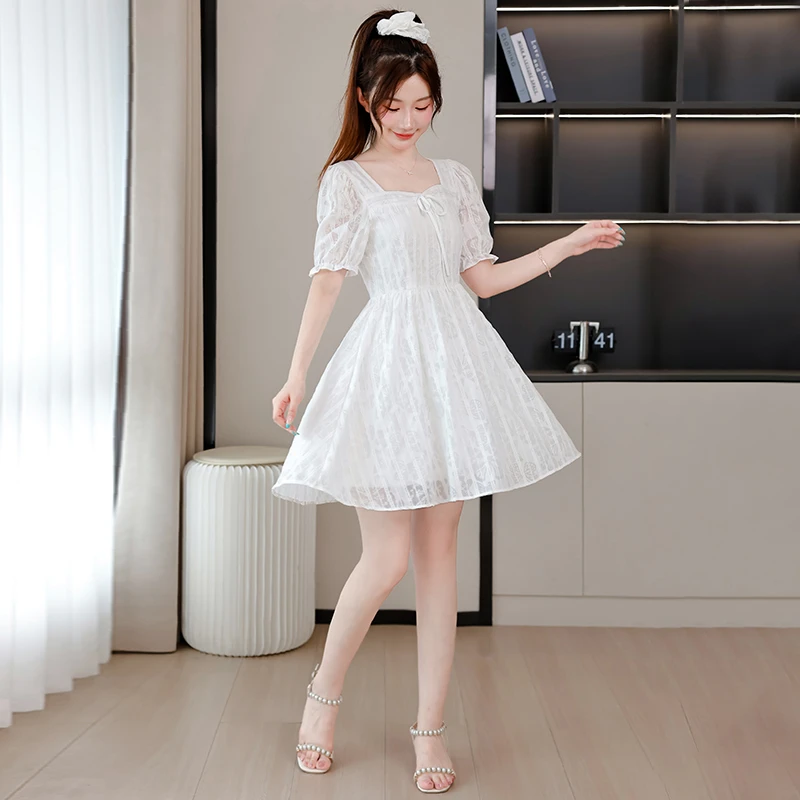 法式气质高级感赫本风白色连衣裙女夏季爆款大码胖遮肉显瘦裙子