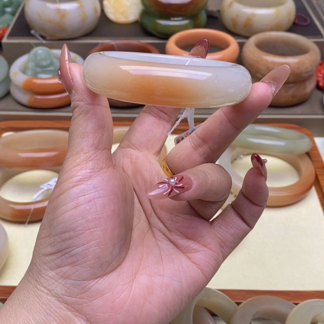 【闪购商品】石英质玉手镯未镶嵌-***-