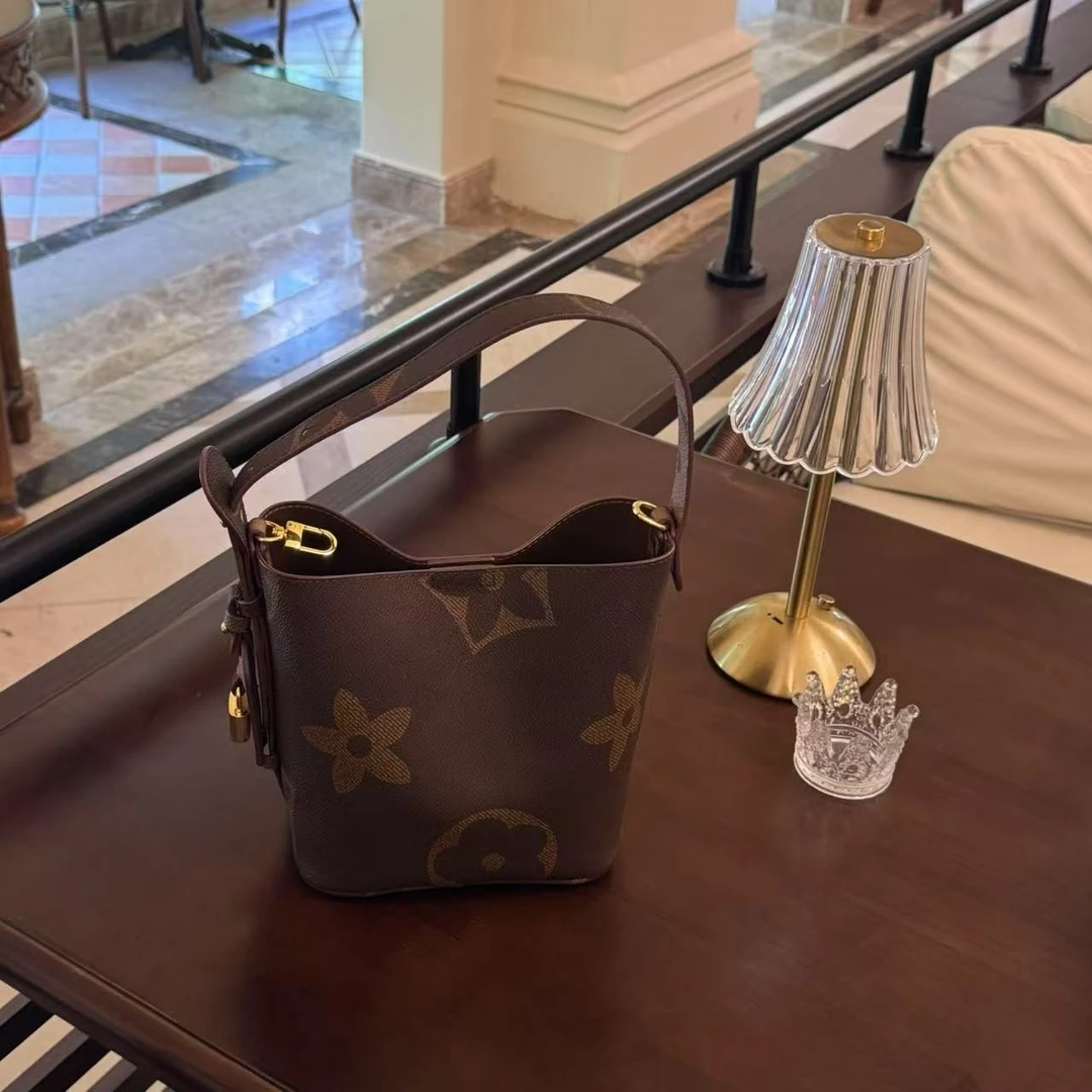 【七号仓库】2025初秋新款百搭水桶女包单肩斜挎包包大容量复古女包