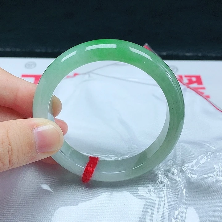 翡翠手镯未镶嵌天然翡翠手镯