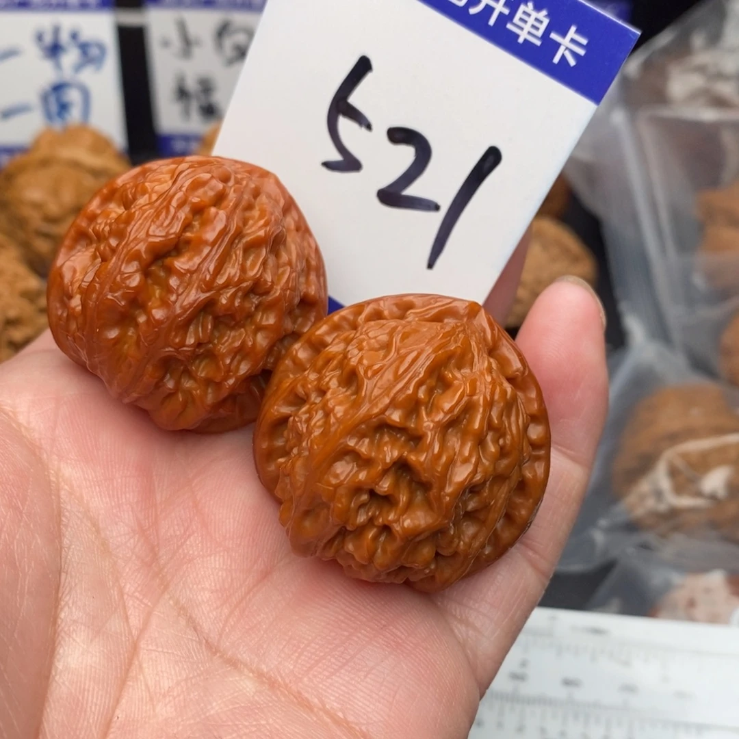 桃核把件白狮子37monom