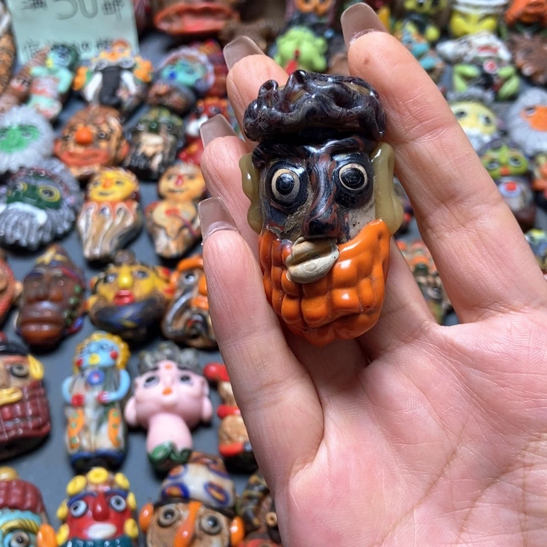 玻璃颈饰印度尼西亚歪嘴