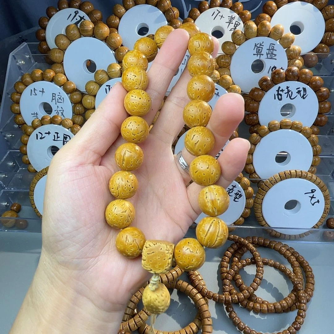 脑纹桃核正圆手持15.5左右尺寸