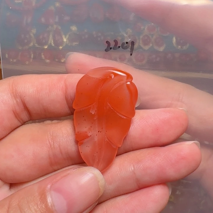 未镶嵌吊坠南红玛瑙