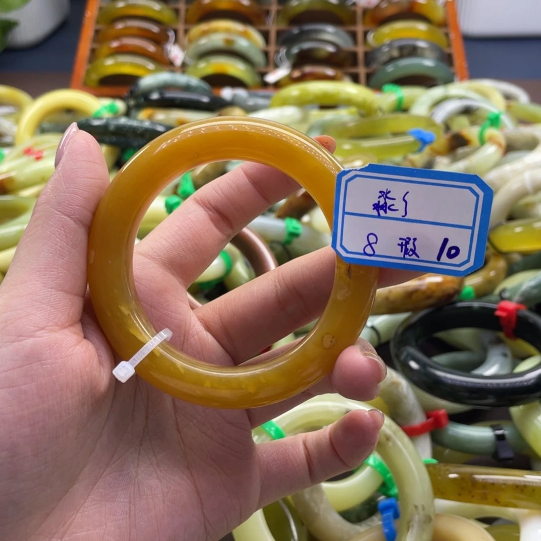 淼***鑫蛇纹石玉未镶嵌手镯