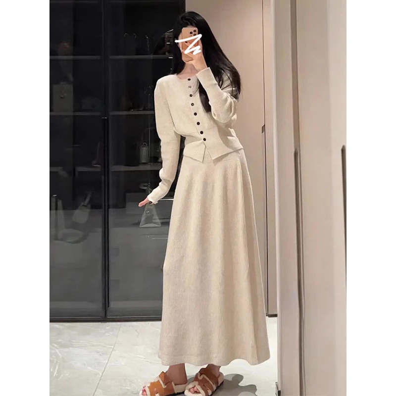 针织毛衣连衣裙子女春秋季2025新款小香赫本风一整套早秋穿搭长裙