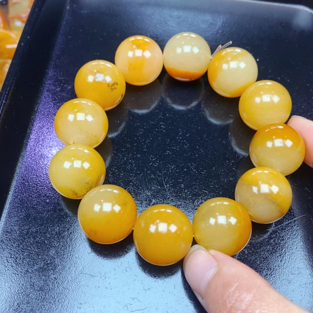 未镶嵌石英质玉（黄龙玉）颈饰