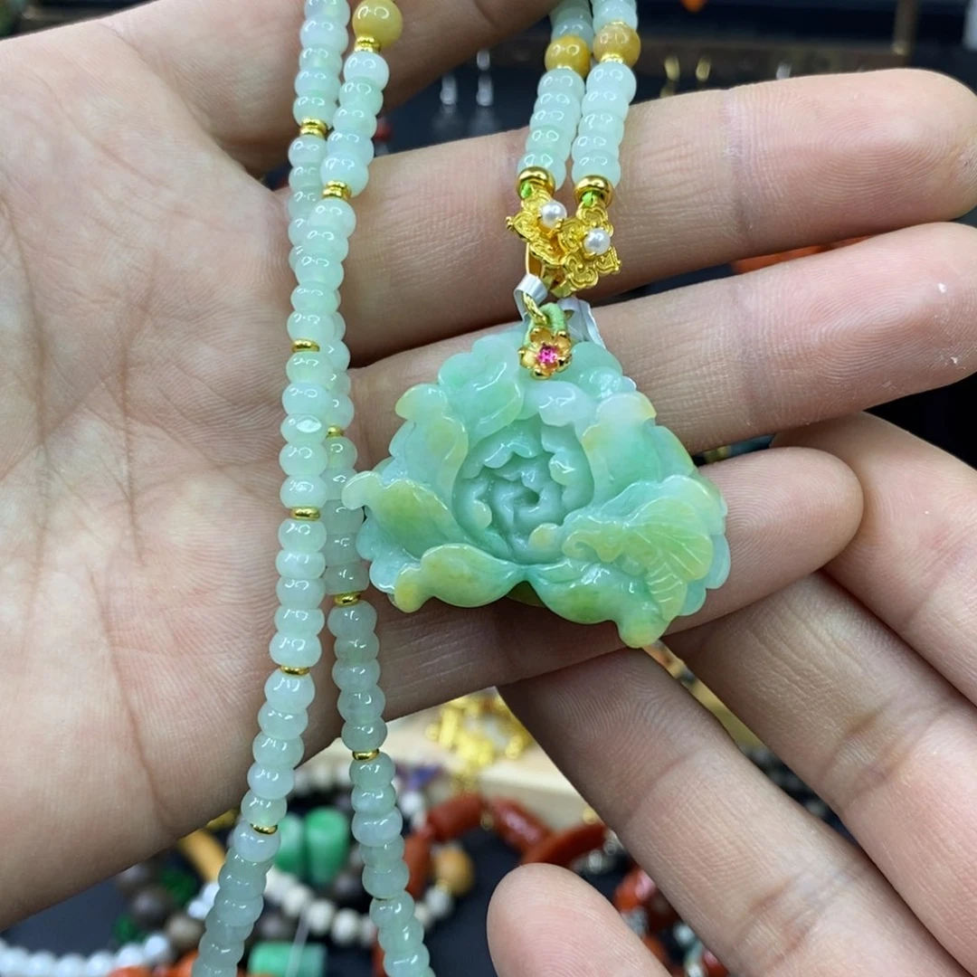 颈饰未镶嵌翡翠吊坠