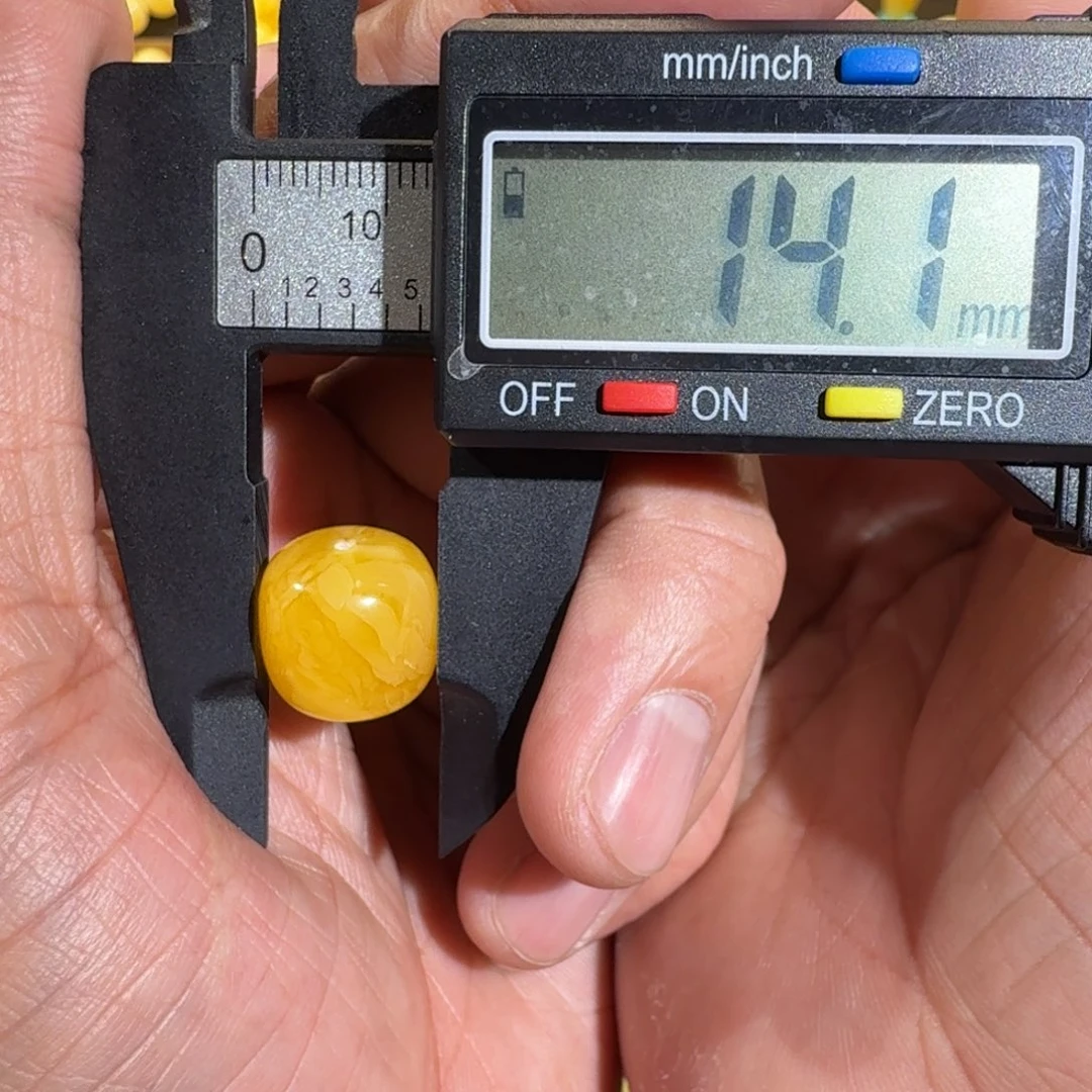 琥珀裸石未镶嵌14.1X13.7m焦皮料老型单珠1.81