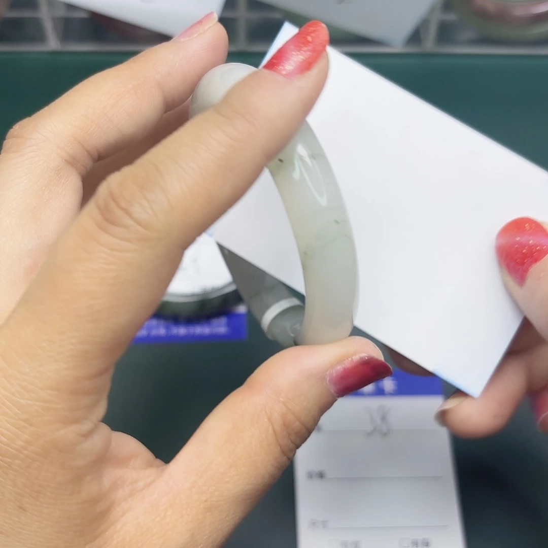 石英质玉未镶嵌手镯38/5453