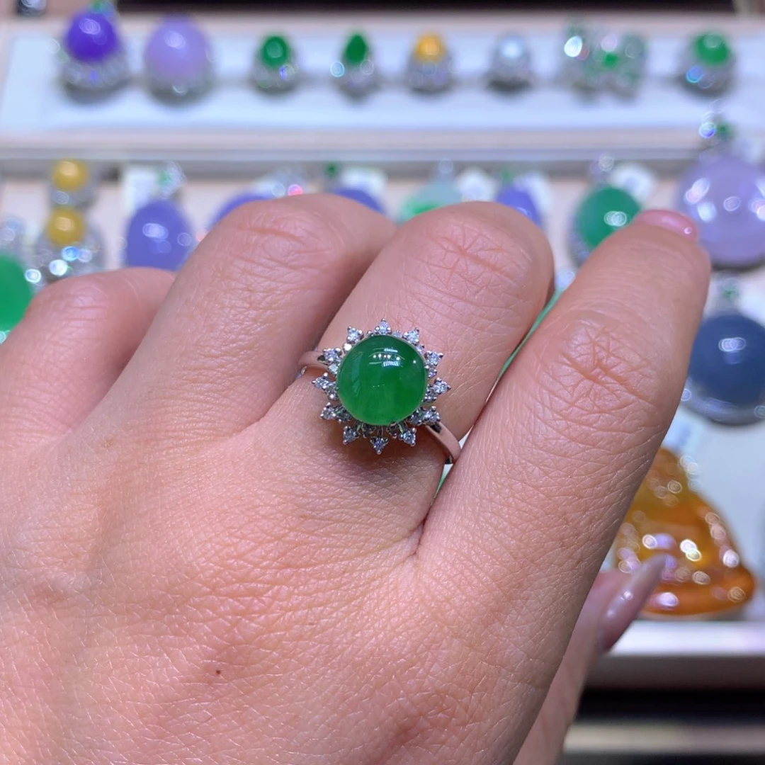 颈饰18K金镶嵌翡翠