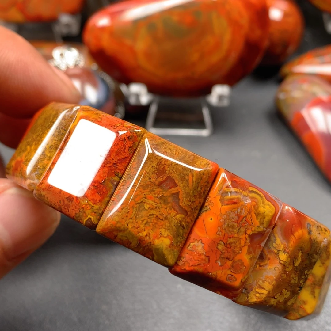 玛瑙/玉髓颈饰未镶嵌芭****哥