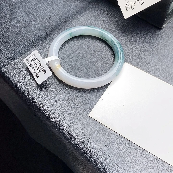 翡翠手镯未镶嵌53圆条