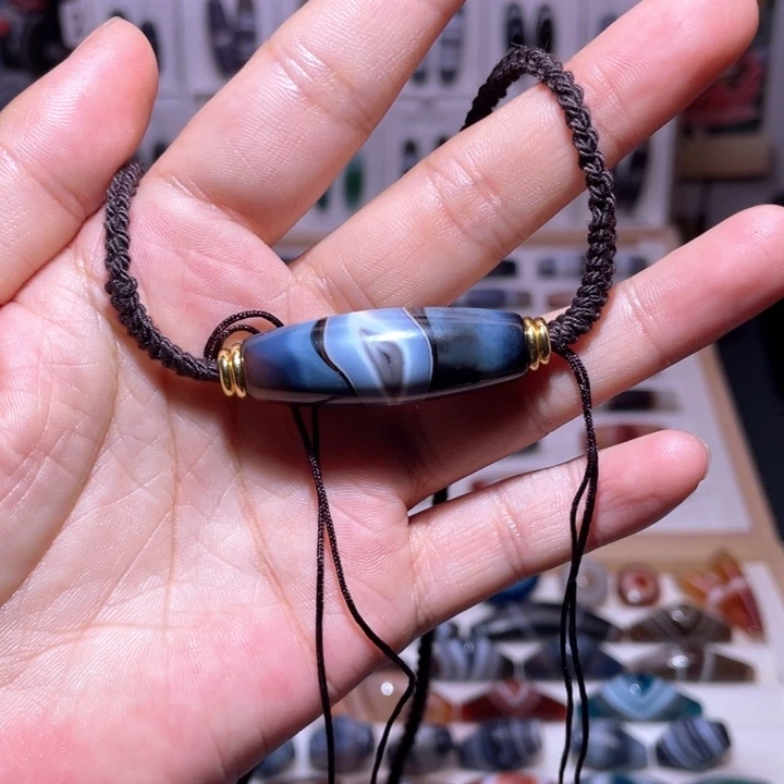 自***岸玛瑙/玉髓颈饰未镶嵌