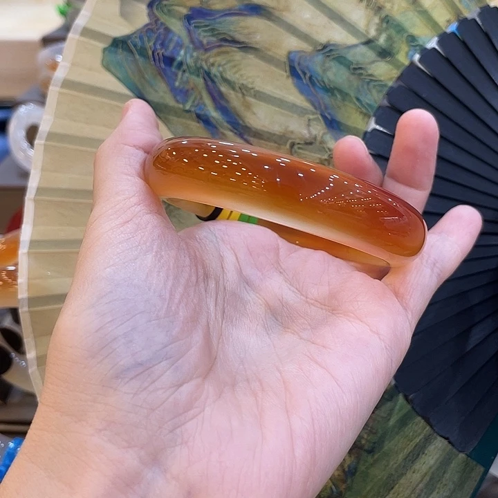 邪***包玛瑙/玉髓未镶嵌手镯
