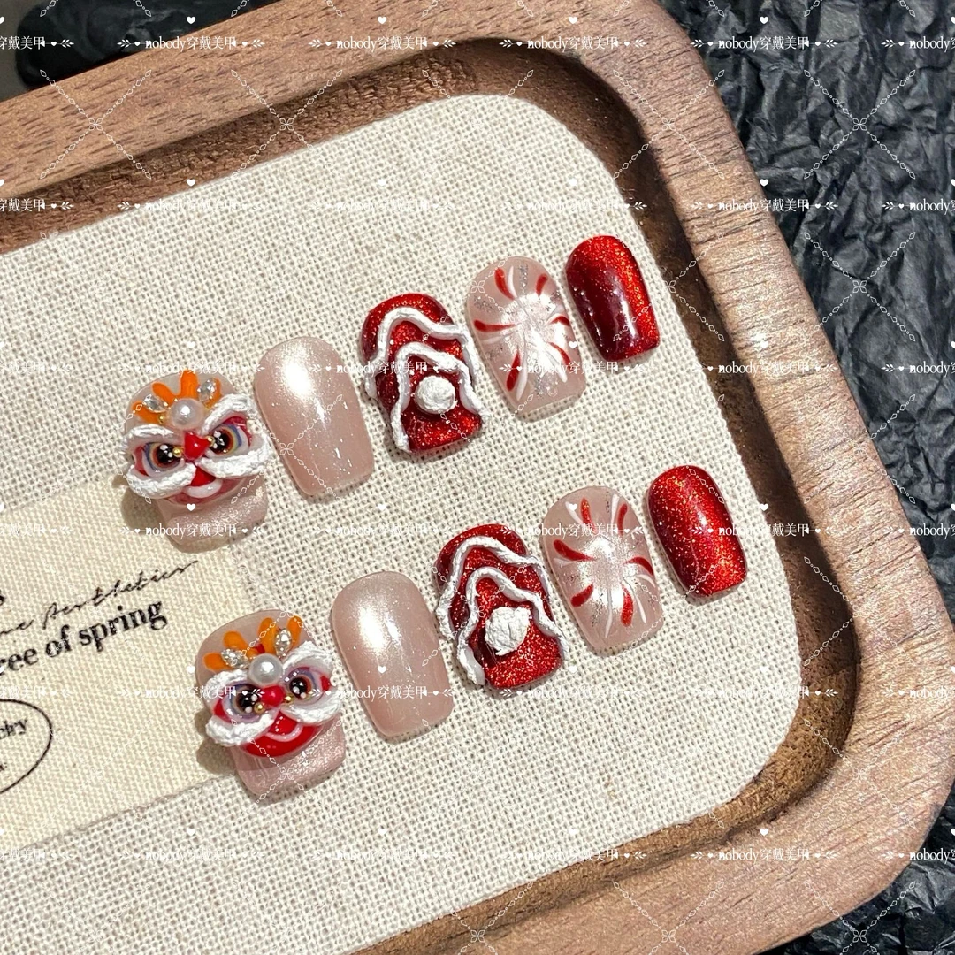 茹茹手工美甲#新年红色醒狮国风卡通显白款纯手工穿戴美甲