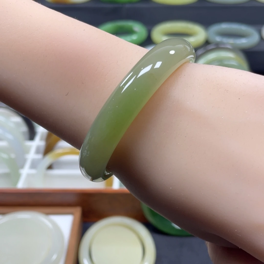 和田玉手镯未镶嵌53