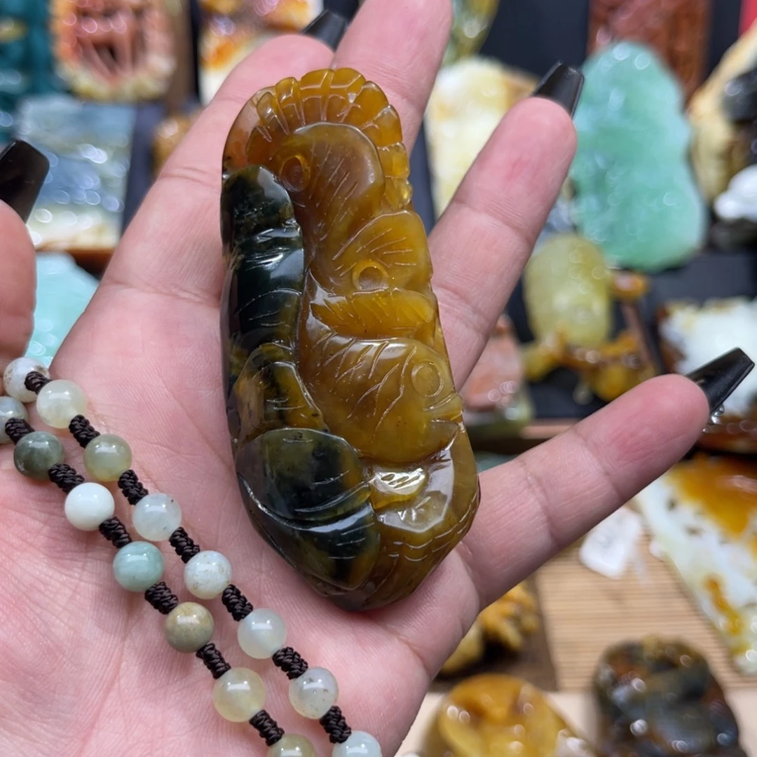 未镶嵌蛇纹石玉颈饰