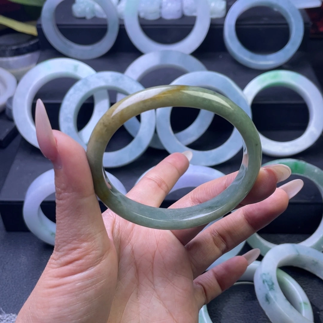 未镶嵌手镯翡翠多样性