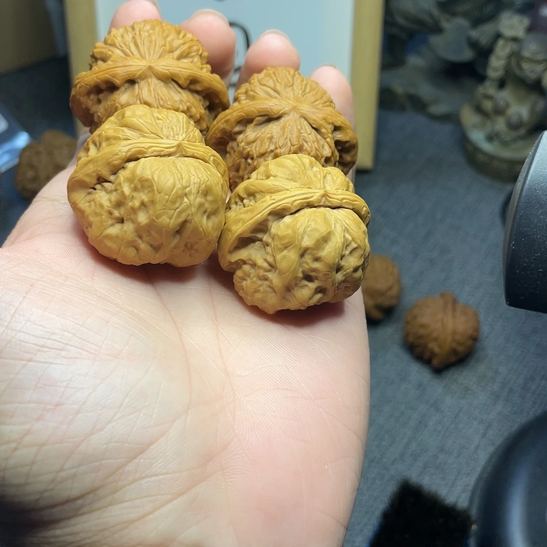 文玩核桃吊坠白狮子和蛤蟆头福利