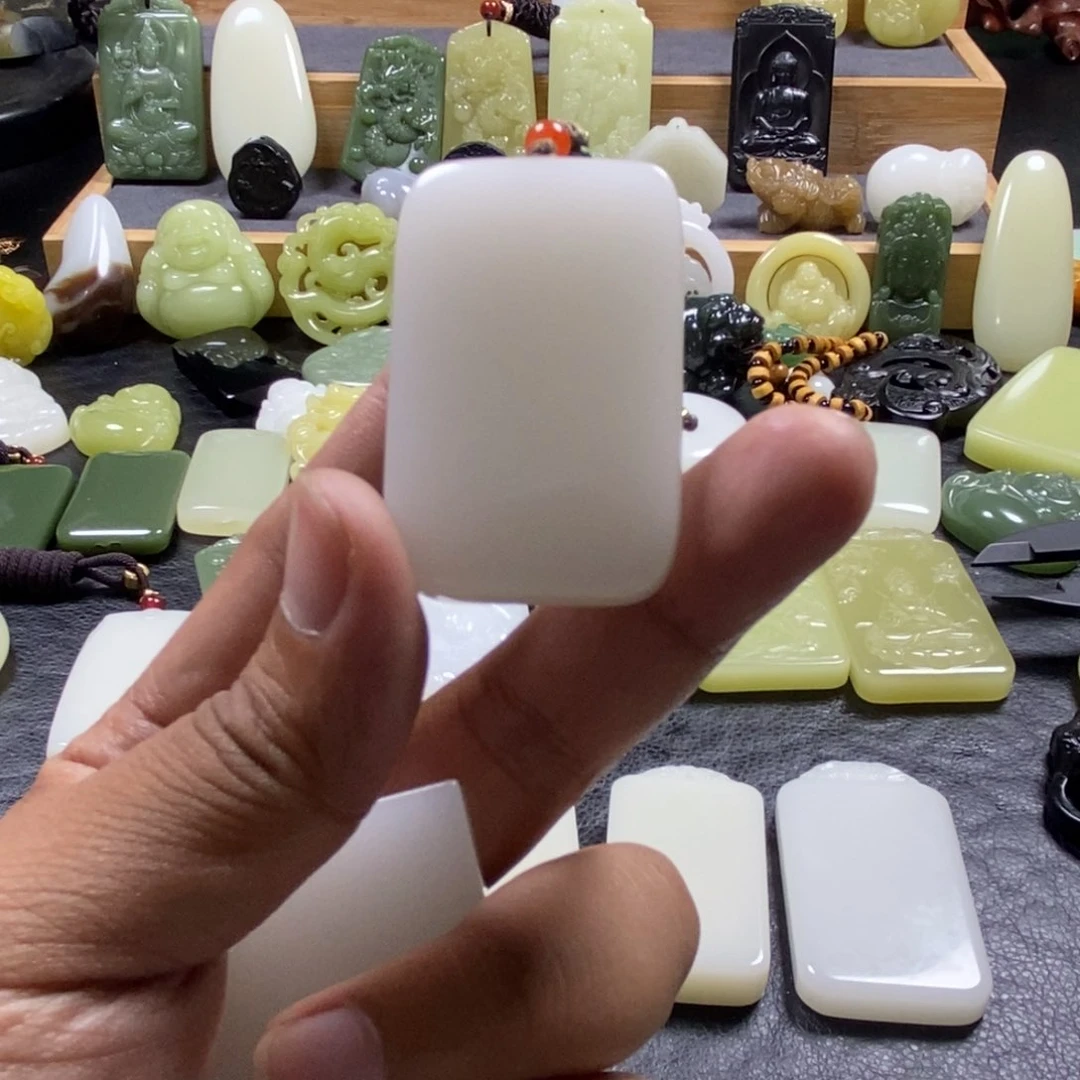 和田玉（青白玉）未镶嵌吊坠(赠链)