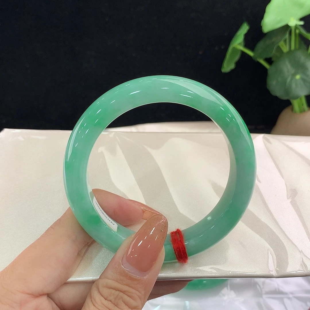 翡翠未镶嵌手镯正57