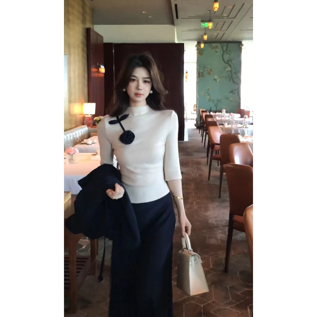 MARIE.COCO法式立体花朵半高领中袖针织衫女秋季新款高腰半身裙潮
