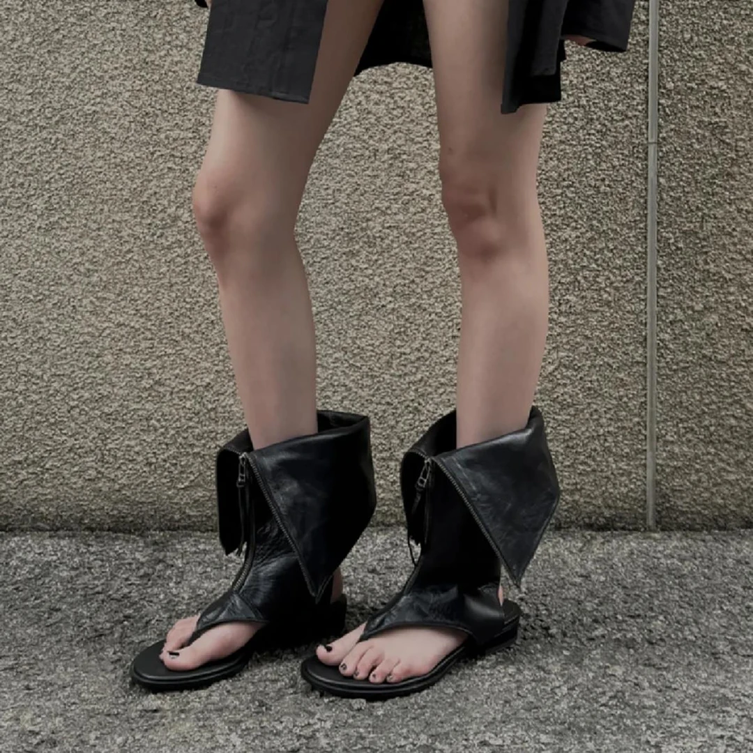 复古翻领柔软人字短靴平底外穿镂空辣妹夹趾凉鞋PU材质