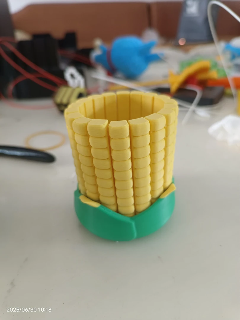 3D打印特色造型实用美观大气家里书桌摆件笔筒