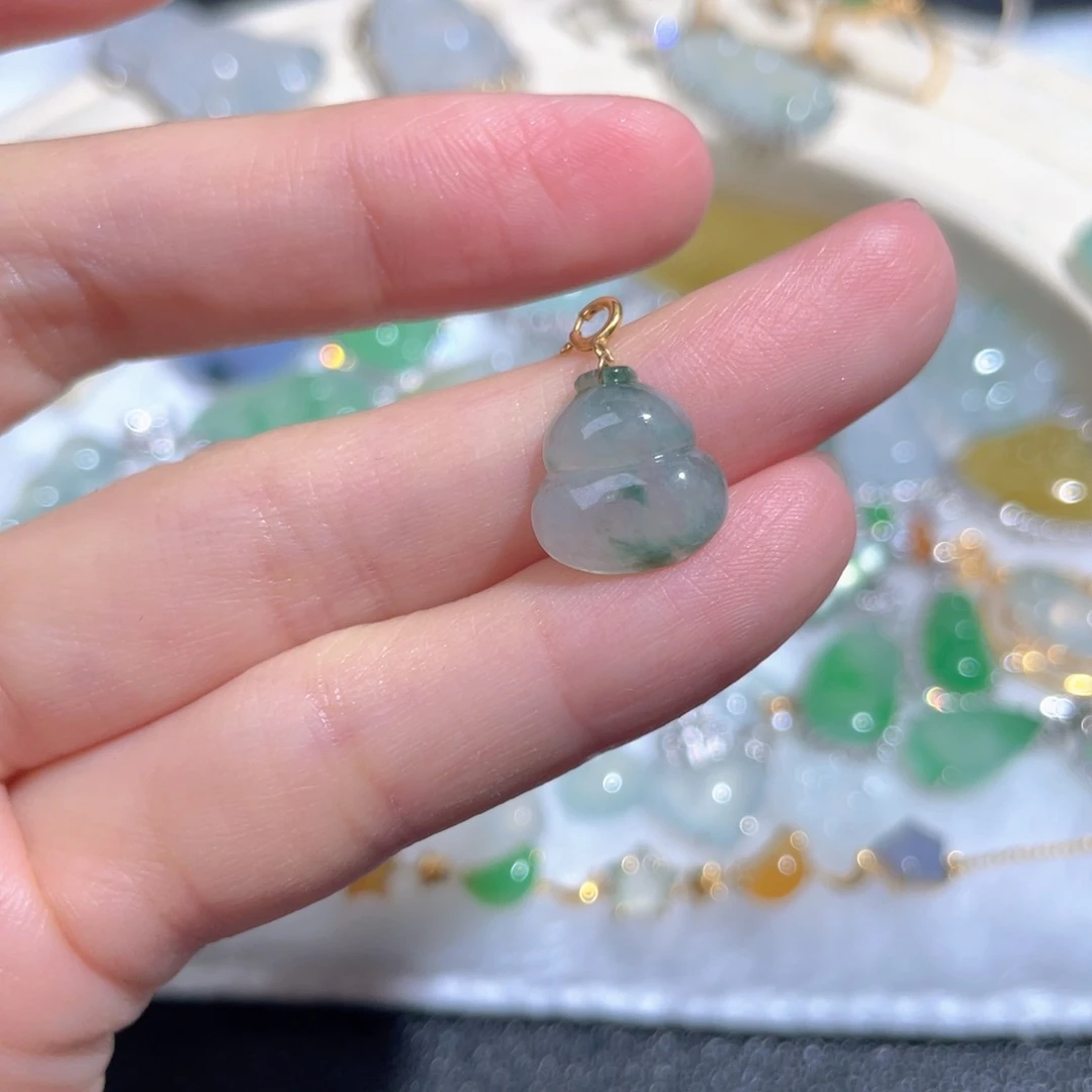 翡翠颈饰18K金镶嵌翡翠