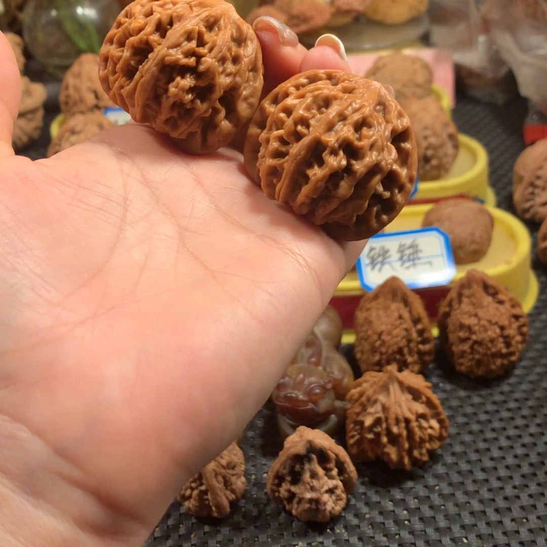 文玩核桃把件饕餮纹