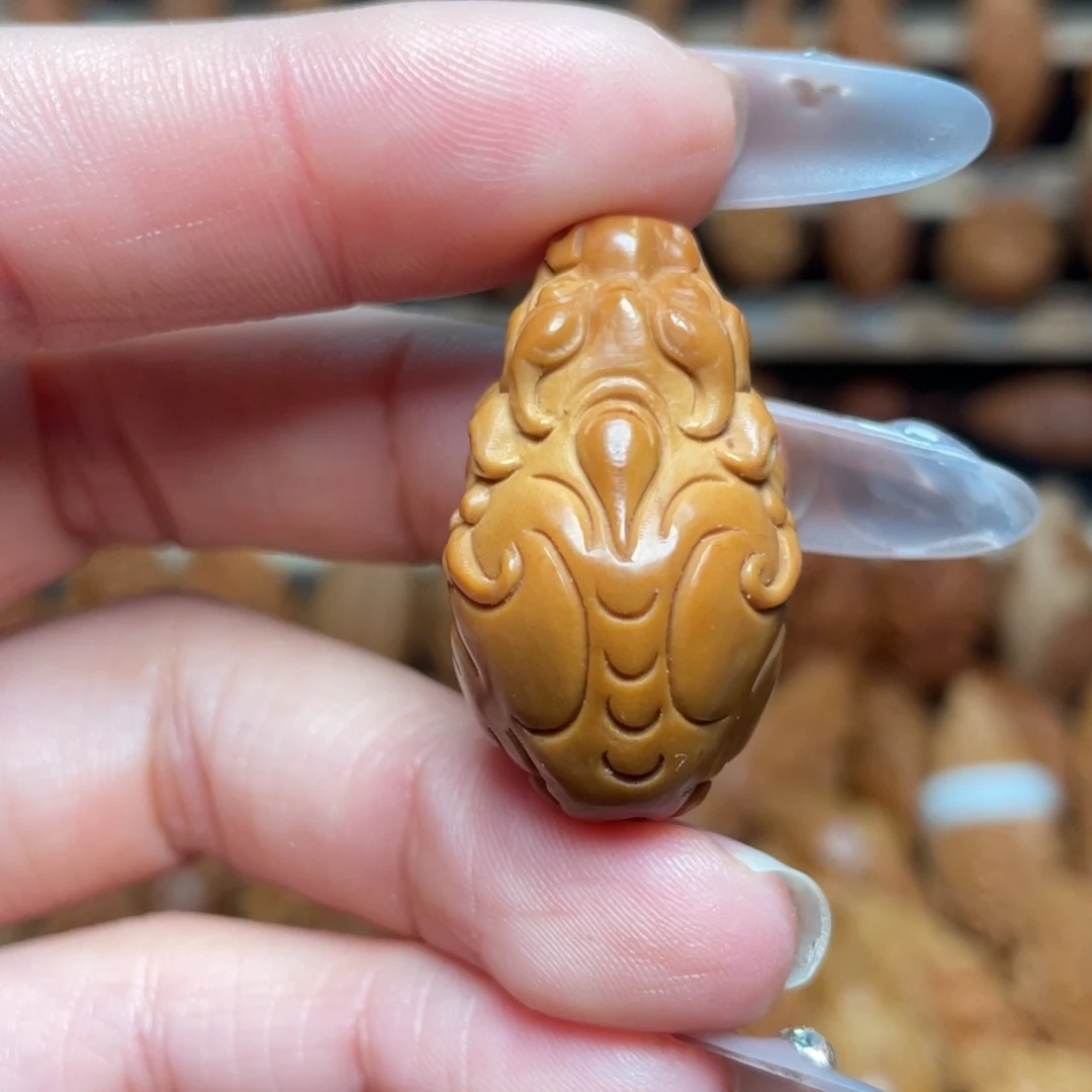 橄榄核把件独角貔貅