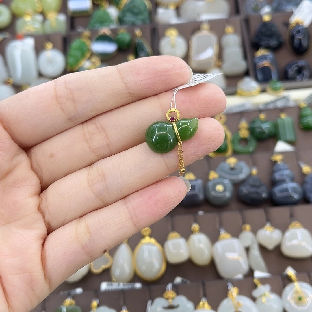 开***贝和田玉18K金镶嵌吊坠(不含链)