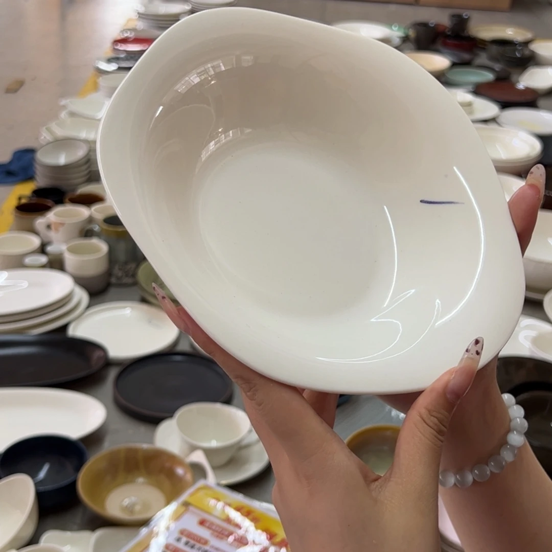 新骨瓷008微瑕暖白8.25寸兰开斯特花形汤盘