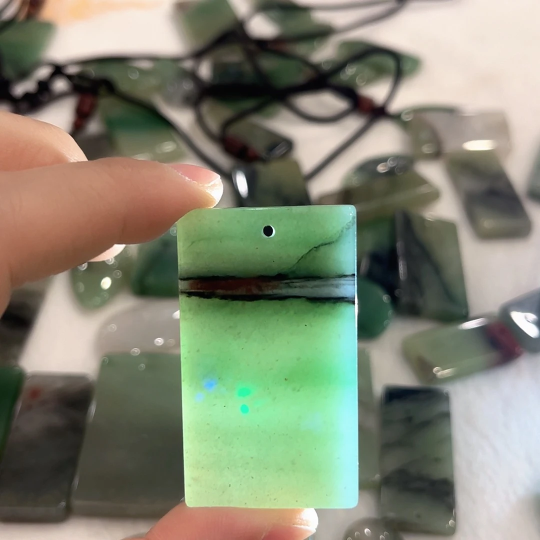 密玉（石英质玉）未镶嵌颈饰