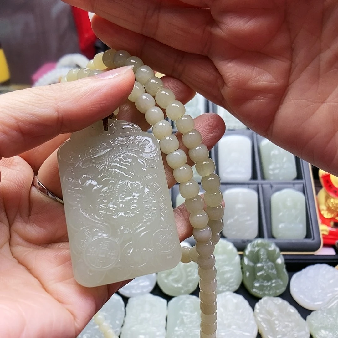 和田玉颈饰未镶嵌嗨*嗨