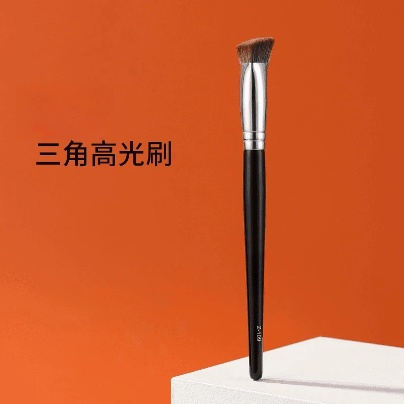【美妆好物】三角高光刷软毛熨斗刷腮红遮瑕刷纤维毛化妆刷不扎脸zb