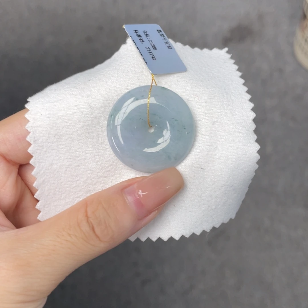 颈饰未镶嵌翡翠平安扣
