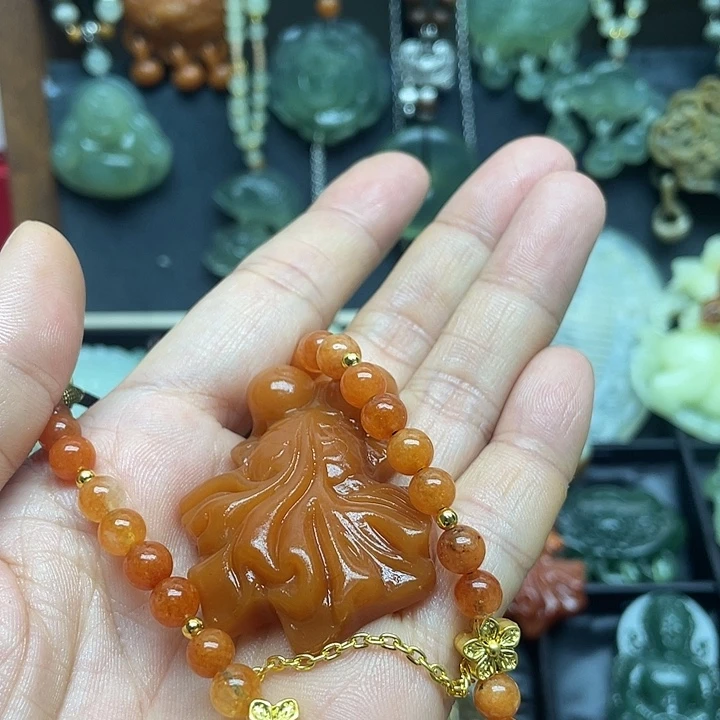 未镶嵌蛇纹石玉颈饰K****宝