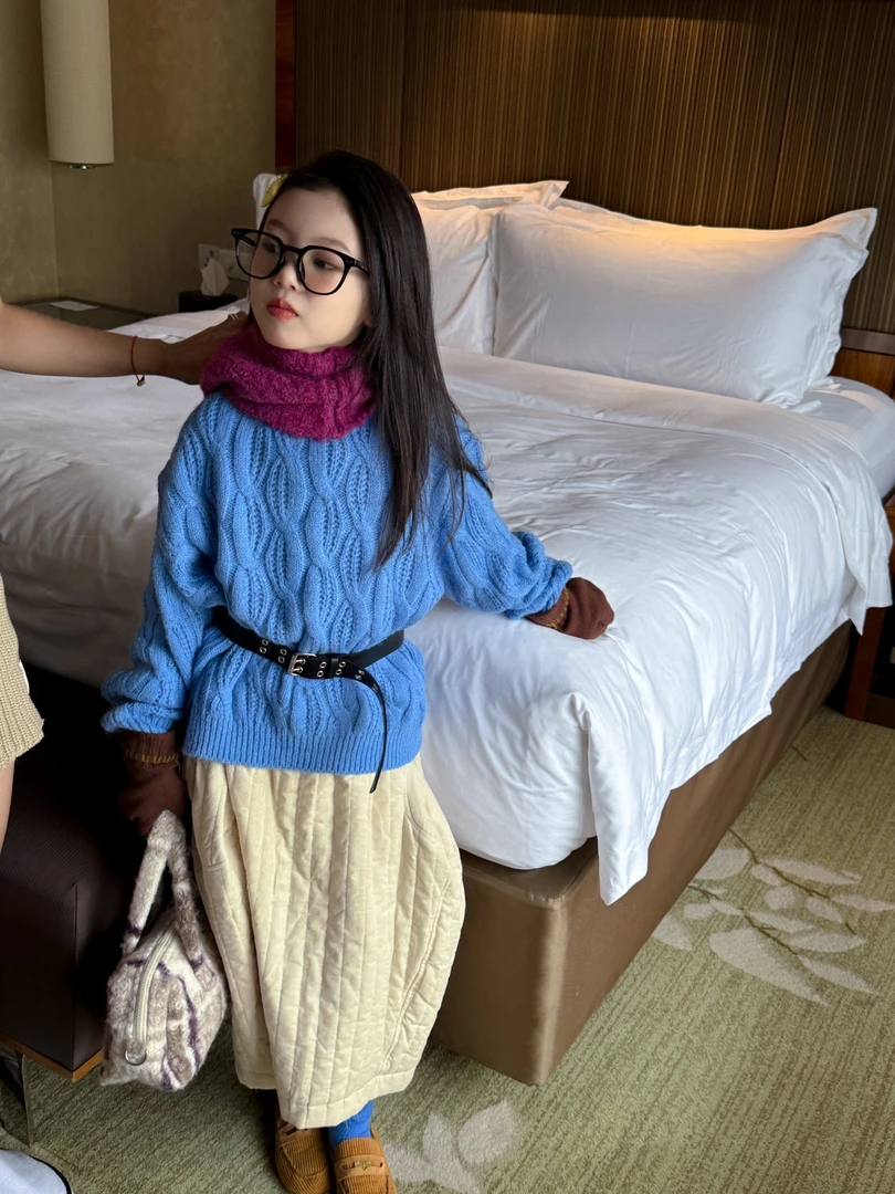 女童毛衣2025秋冬新款亮色套头立体麻花毛衣夹棉洋气半身裙套装