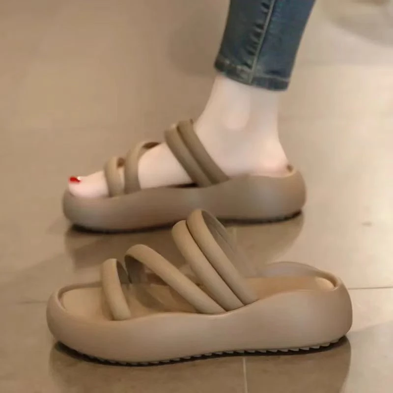 时尚厚底软底拖鞋女2025新款夏季外穿配裙子高级感防滑海边凉拖鞋