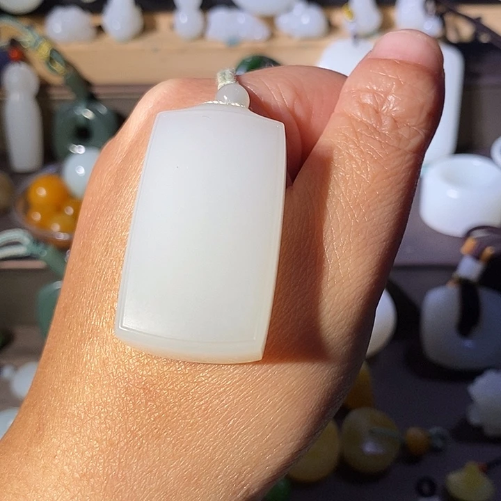 不***争和田玉未镶嵌颈饰