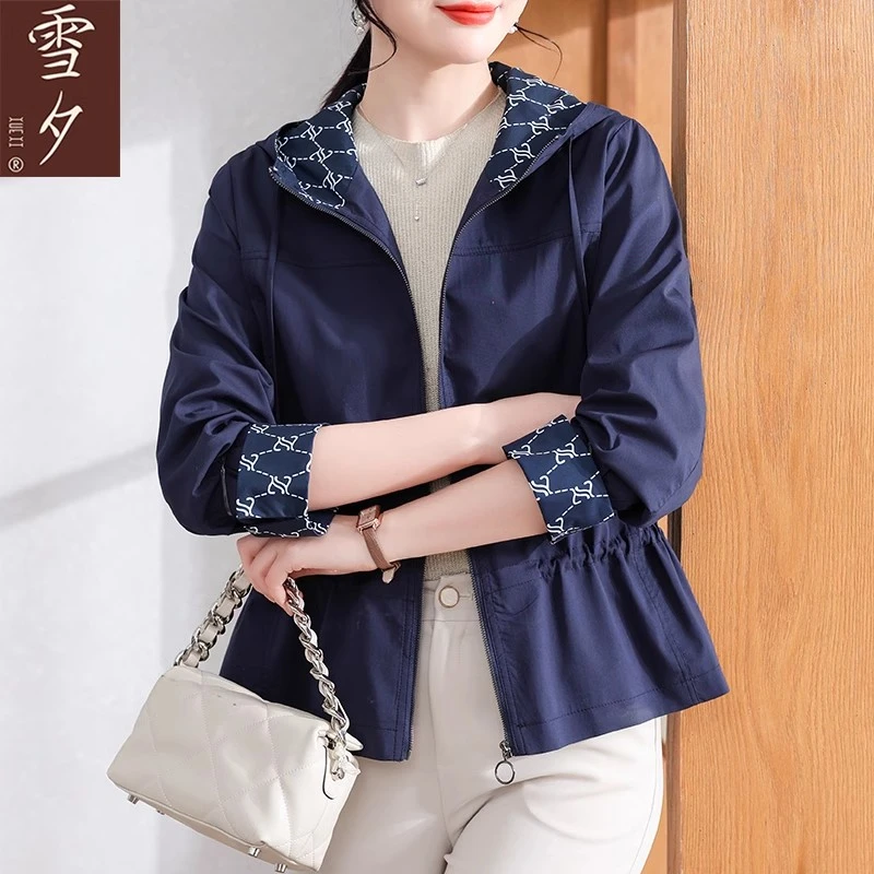 妈妈春装2025新款时尚连帽风衣中老年女短款夹克衫