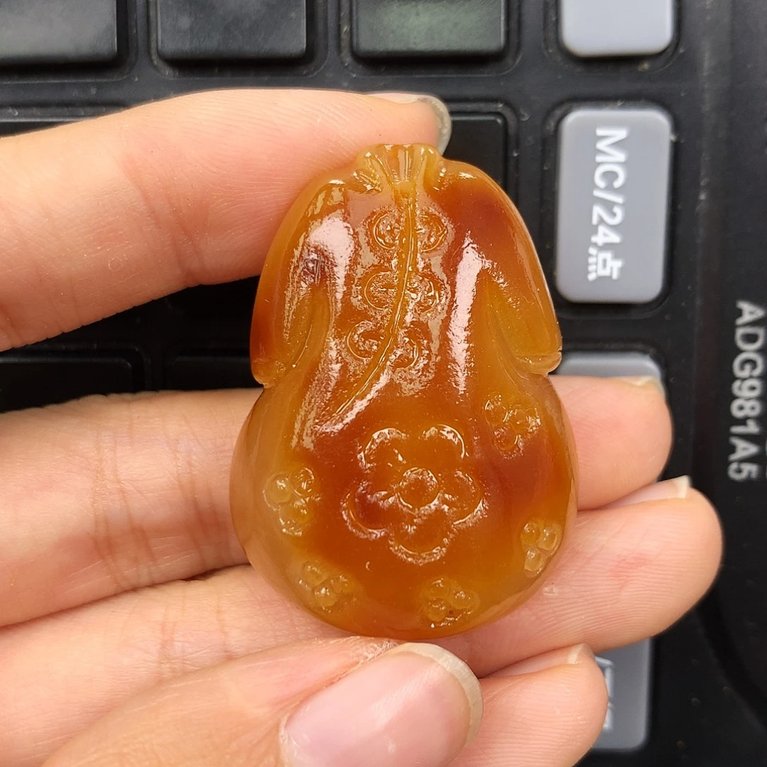 琥珀未镶嵌珠宝奇石