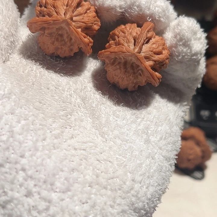 恐***猿核桃手串/手链文玩核桃三愣33尺寸