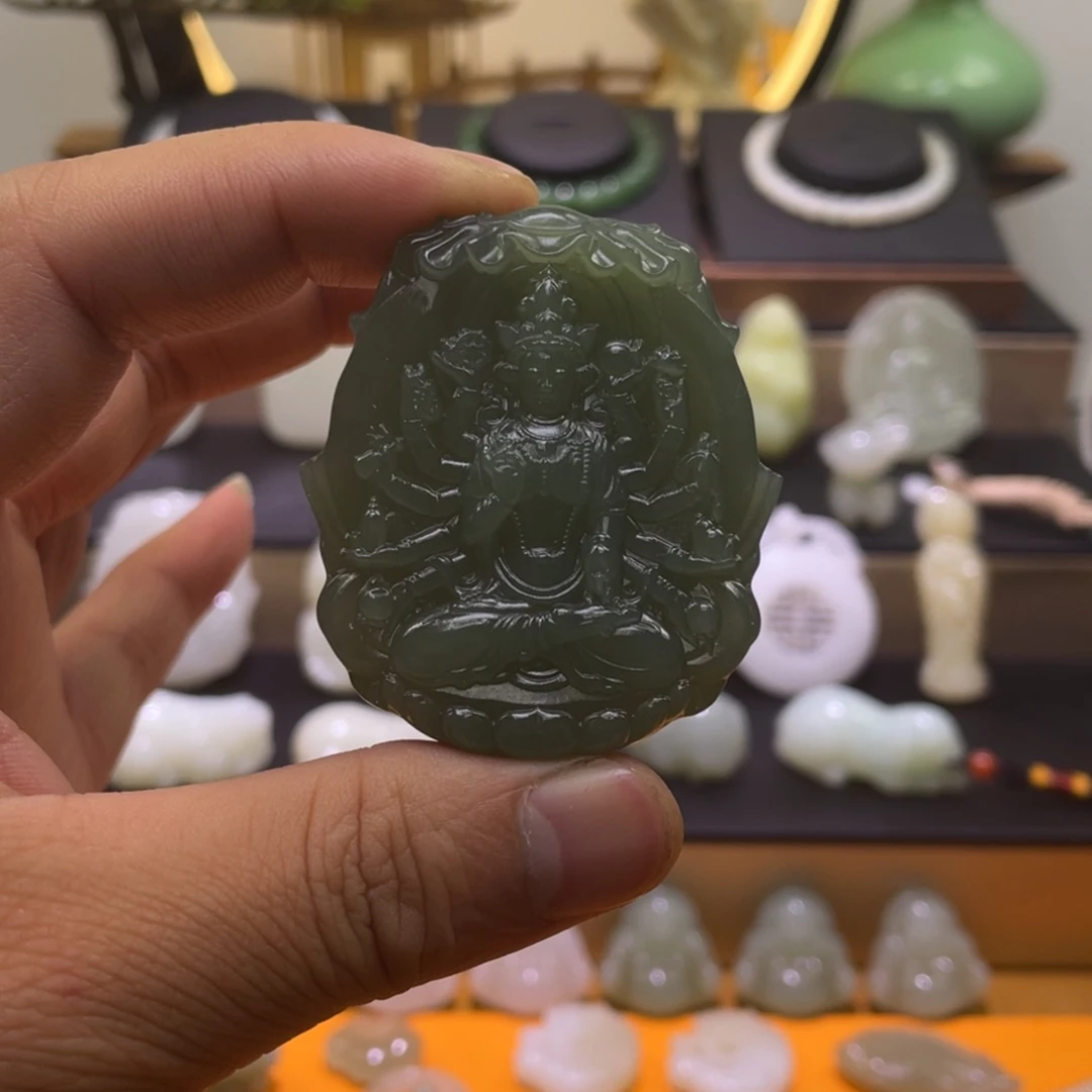 和田玉颈饰未镶嵌就***帅