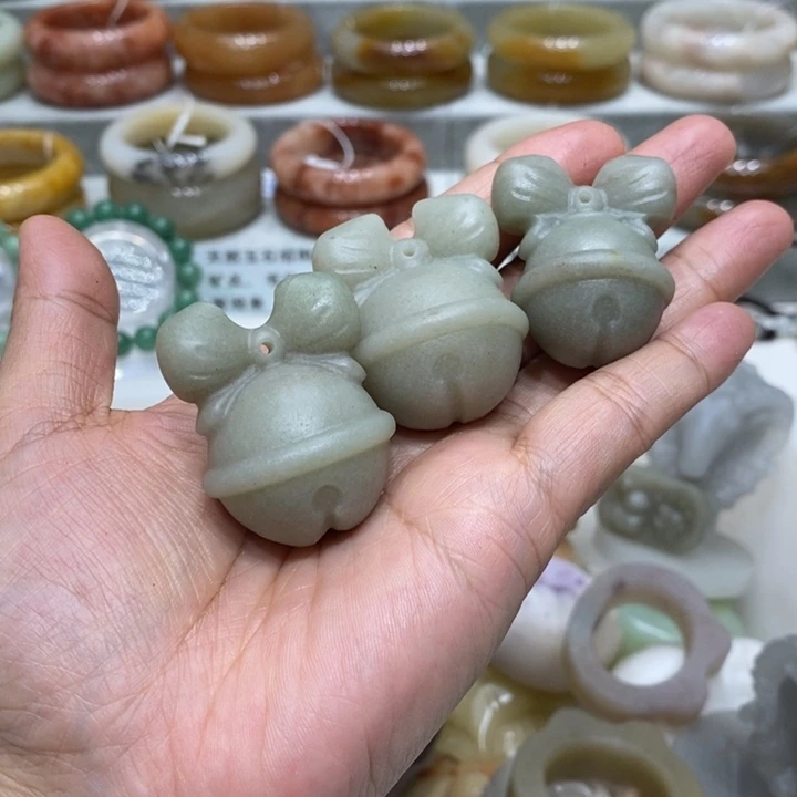 未镶嵌手镯石英岩玉