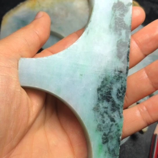 抽***天翡翠未镶嵌颈饰裸石
